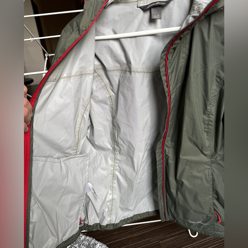 Eddie Bauer weather edge packable rain jacket. Women’s size small, color green - Picture 2 of 9